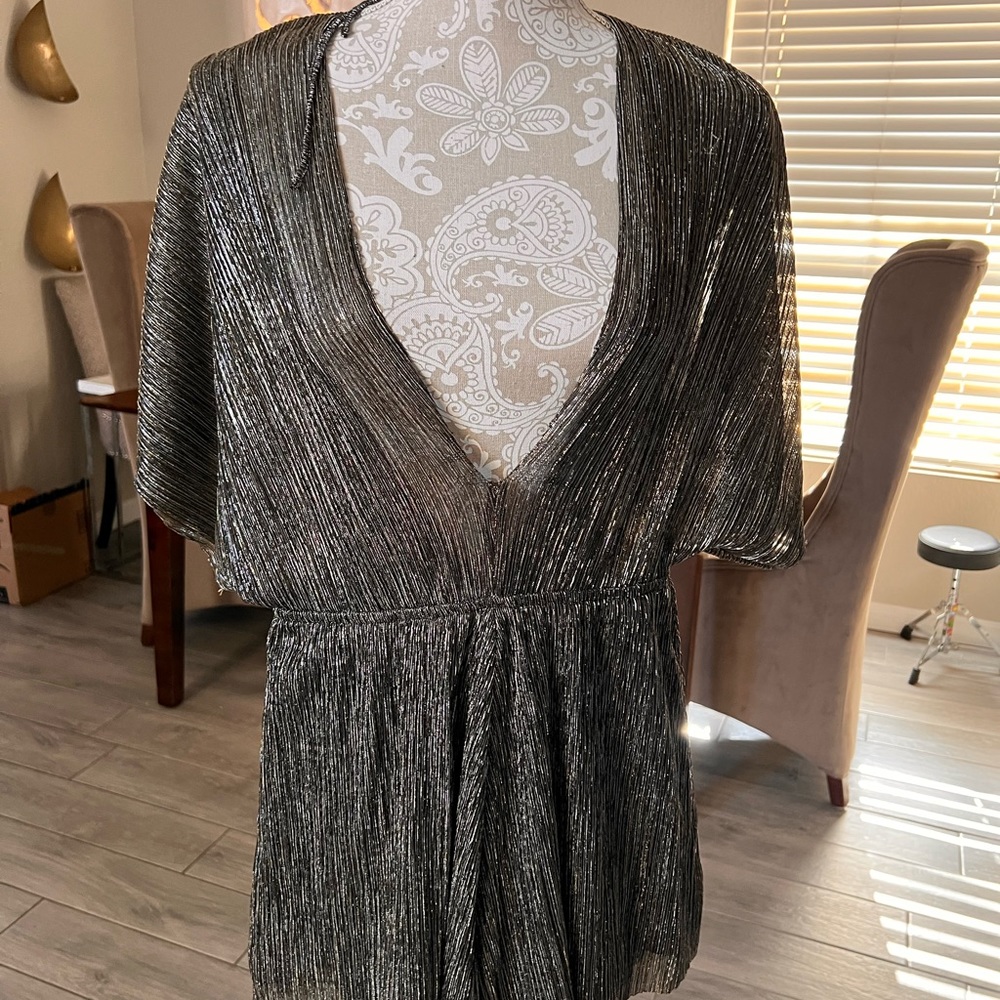 Tobi gray silver metallic romper Sz s